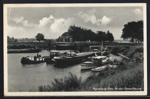 AK Papenburg /Ems, An der Seeschleuse