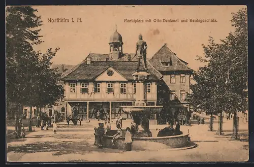 AK Northeim, Marktplatz mit Otto-Denkmal und Beutegeschütz