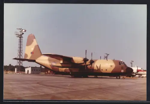 Fotografie Flugzeug Lockheed C-130 Hercules Royal Air Force XV181 in Gatow