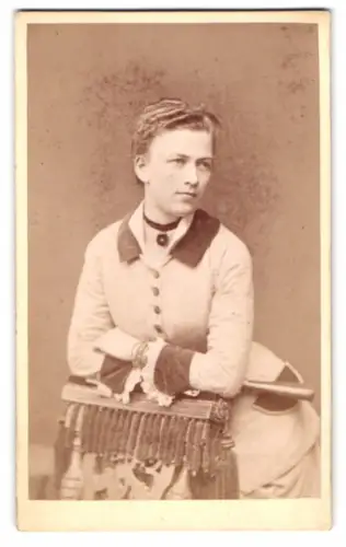 Fotografie Würthle & Spinnhirn, Salzburg, Schwarzstr. 3, Porträt einer Dame