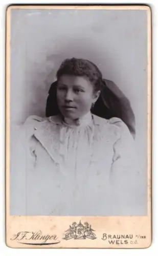 Fotografie Jos. Frz. Klinger, Braunau am Inn, Ringstrasse 23, Porträt einer Dame