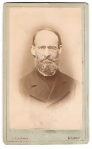 Fotografie C. Rummel, Landau, Porträt eines Mannes mit Bart