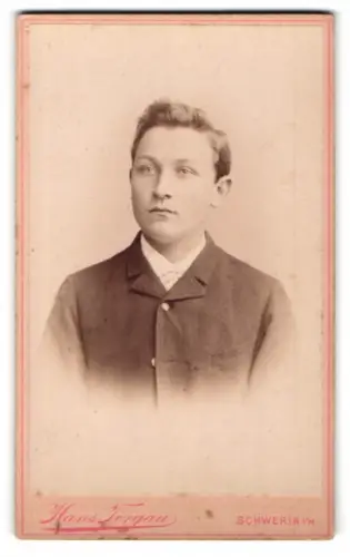 Fotografie Hans Torgau, Schwerin, Arsenalstrasse 4, Porträt eines jungen Mannes