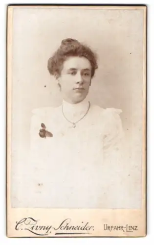 Fotografie C. Zivny-Schneider, Urfahr-Linz, Hauptstrasse 12, Porträt einer jungen Frau