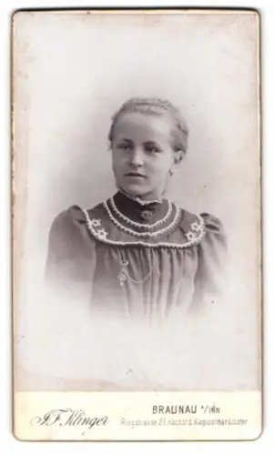 Fotografie J.F. Klinger, Braunau am Inn, Ringstrasse 23, Porträt einer jungen Frau