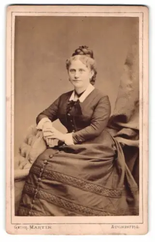 Fotografie Gebr. Martin, Augsburg, Bahnhofstrasse, Porträt einer Dame
