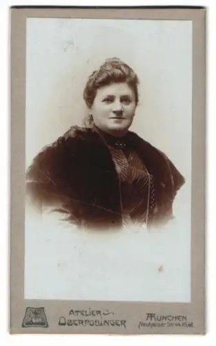 Fotografie Atelier Oberpollinger, München, Neuhauser Strasse 44, Porträt einer Dame