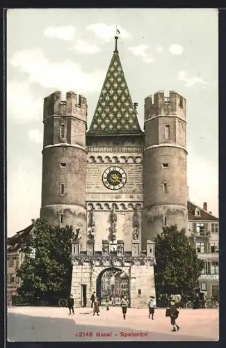 AK Basel, Menschen laufen durch das Spalentor