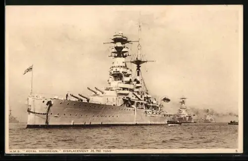 AK Kriegsschiff H.M.S. Royal Sovereign auf See