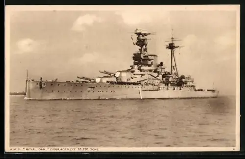 AK Kriegsschiff HMS Royal Oak auf See