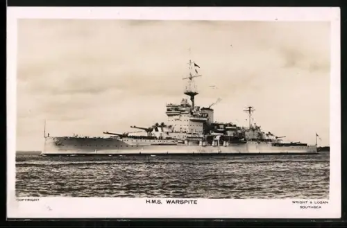 AK Kriegsschiff HMS Warspite auf See