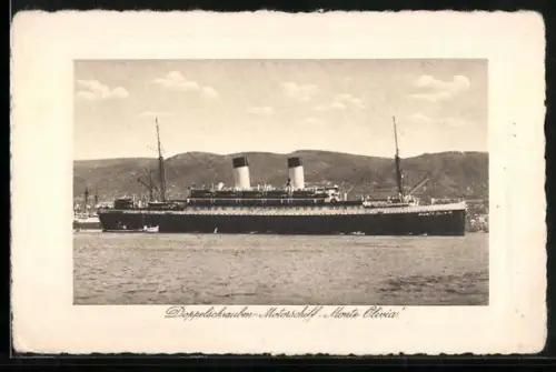 AK Passagierschiff Monte Olivia auf See