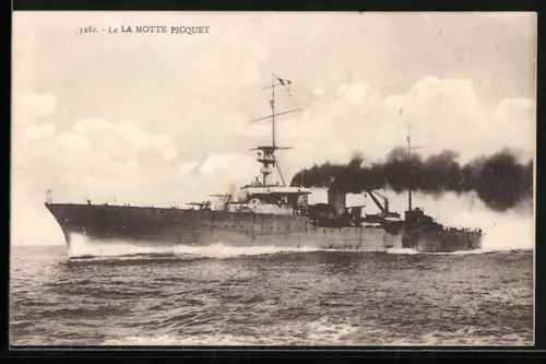 AK Kriegsschiff La Motte Picquet in voller Fahrt