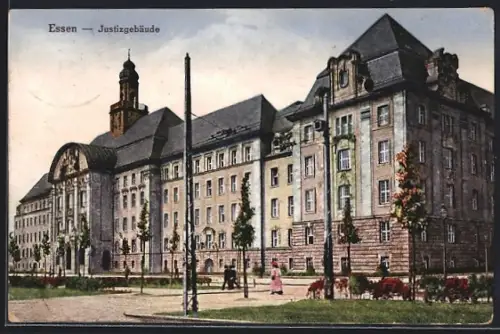 AK Essen / Ruhr, Partie vor dem Justizgebäude