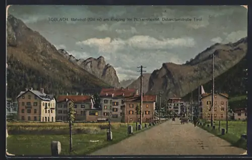 AK Toblach /Tirol, Ortsansicht am Eingang ins Höhensteintal