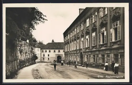 AK Graz, Paulustorgasse, Strassenpartie mit Mauer und Torgebäuden