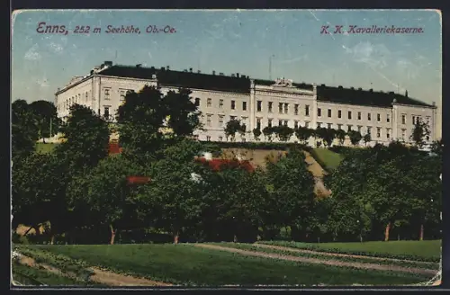 AK Enns /Ob.-Oe., K. K. Kavalleriekaserne, Totalansicht