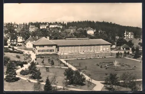 AK Oberhof /Th., Halle der Freundschft mit Anlagen aus der Vogelschau