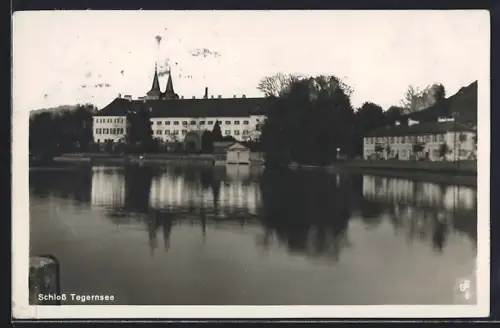 AK Tegernsee, Schlossansicht vom Wasser aus