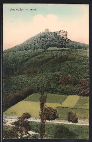 AK Annweiler, Blick zur Burg Trifels