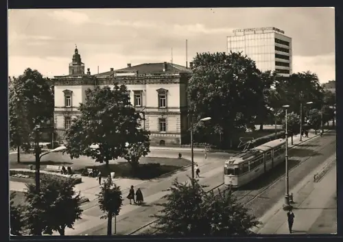 AK Gotha, Blick auf Deutsche Notenbank und Hochhaus, Strassenbahn der Linie 4
