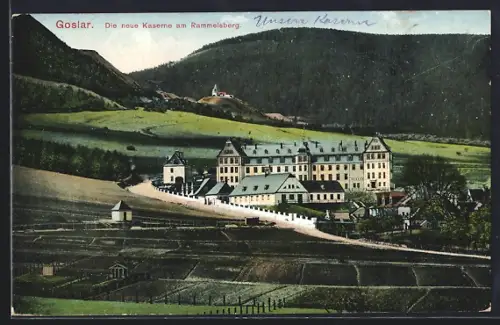 AK Goslar, Neue Kaserne am Rammelsberg mit Strassenpartie