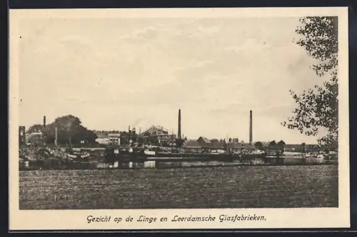 AK Leerdam, Gezicht op de Linge en Leerdamsche Glasfabrieken