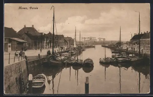 AK Pernis, Haven en Straat