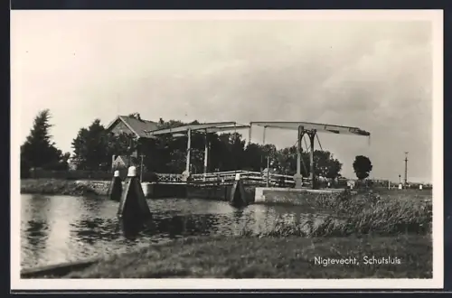 AK Nigtevecht, Schutsluis