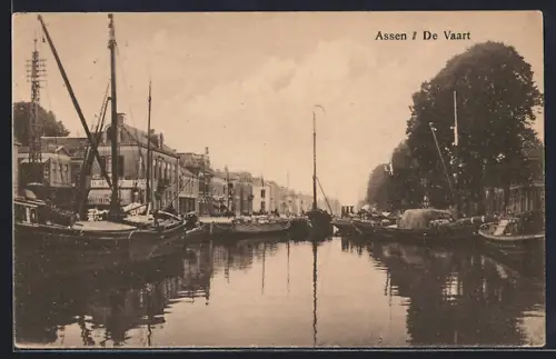 AK Assen, De Vaart, Schiffe am Hafen