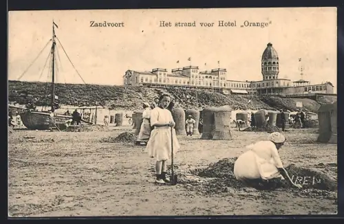 AK Zandvoort, Het strand voor Hotel Orange