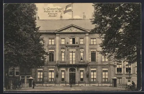 AK `s-Gravenhage, Paleis H. M. de Koningin Moeder