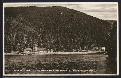 AK Goslar a. Harz, Herzberger Teich mit Badeanstalt und Kinderbrunnen
