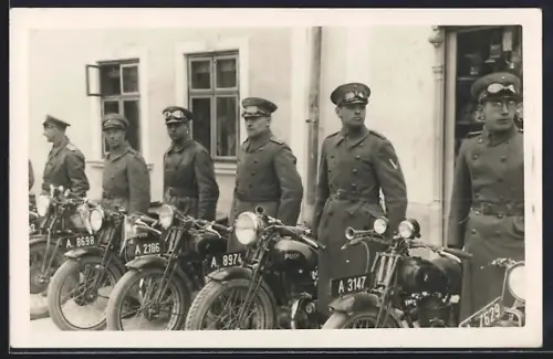 Foto-AK Motorrad Puch mit Soldaten