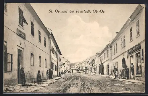 AK St. Oswald bei Freistadt, Gasthaus gegenüber der Gemischtwarenhandlung Wenzl Anderle