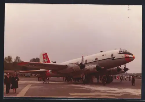 Fotografie Berlin-Tempelhof, Luftbrücken-Ausstellung 1974, Flugzeug Hastings Royal Air Force TG505