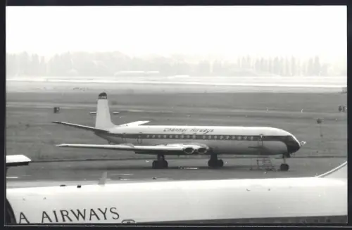 Fotografie Flugzeug De Havilland DH.106 Comet Channel Airways G-APMB