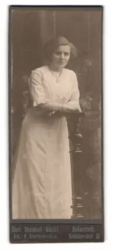 Fotografie Carl Steinert Nachf., Helmstedt, Schützenwall 31, Hete in weissem Kleid