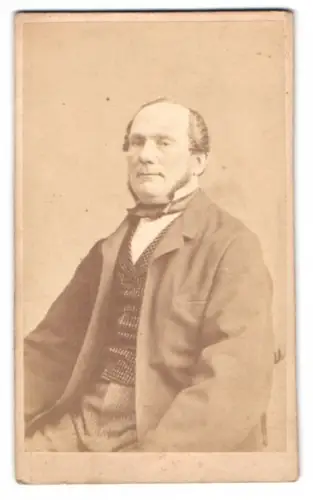 Fotografie unbekannter Fotograf und Ort, Herr Rödmer im Porträt