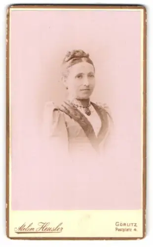 Fotografie Atelier Heusler, Görlitz, Postplatz 4, Anna Fridke im Jahr 1892