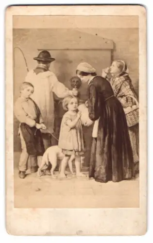 Fotografie unbekannter Fotograf und Ort, Gemälde: An der Quelle