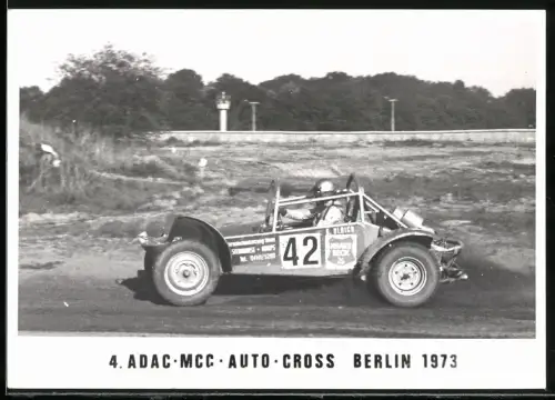 Fotografie ADAC Auto-Cross Berlin 1973, Volkswagen VW Käfer Buggy, Grenze-Mauerstreifen mit Wachturm, Berliner Mauer