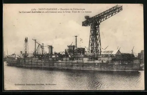 AK Saint-Nazaire, Chantiers de l`Atlantique, Le Cuirassé Lorraine en achèvement, französisches Kriegsschiff