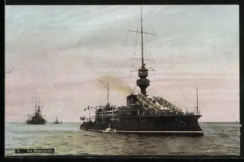 AK Kriegsschiff Le Bouvines auf See