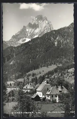 AK Hinterstoder /O. Ö., Ortspartie mit Kirche gegen Spitzmauer