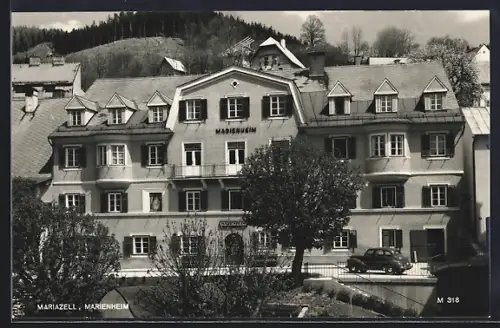 AK Mariazell, Marienheim mit Strasse, Treppe