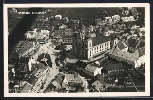 AK Mariazell, Ortsansicht mit Kirche aus der Vogelschau