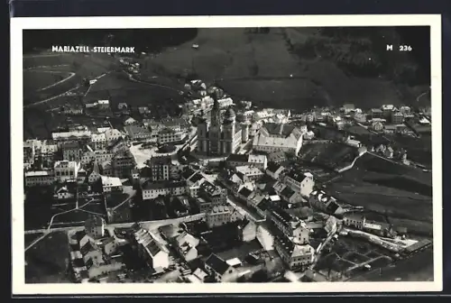 AK Mariazell /Steiermark, Gesamtansicht mit Basilika vom Flugzeug aus