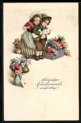 Künstler-AK Zwei Kinder mit Briefen und Blumenkörben, Herzlichen Glückwunsch zum Geburtstage