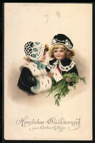 Künstler-AK Zwei Kinder in Winterkleidung mit einem Brief, Herzlichen Glückwunsch zum Geburtstag